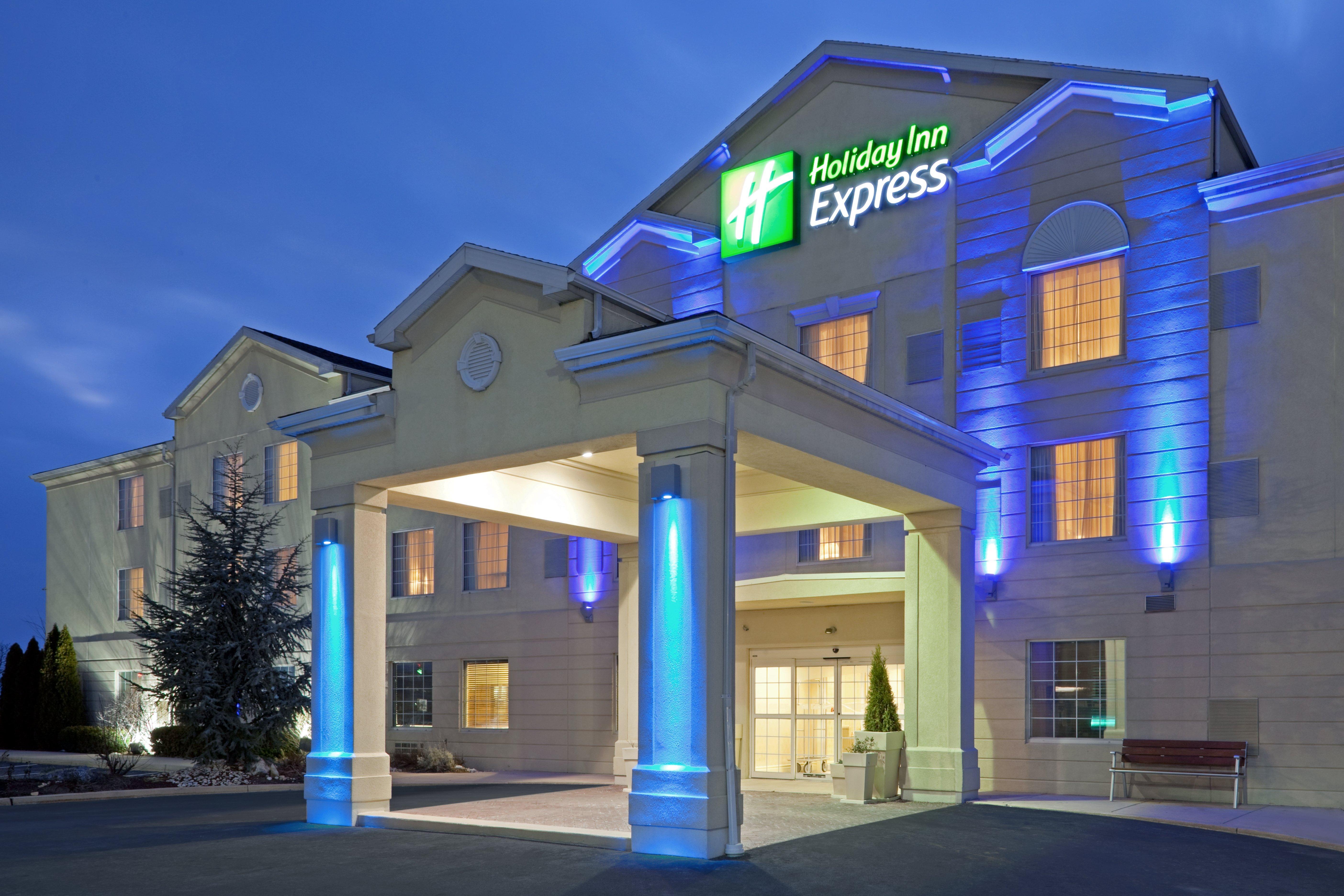 Holiday Inn Express Hotel & Suites Reading, An Ihg Hotel Exterior foto