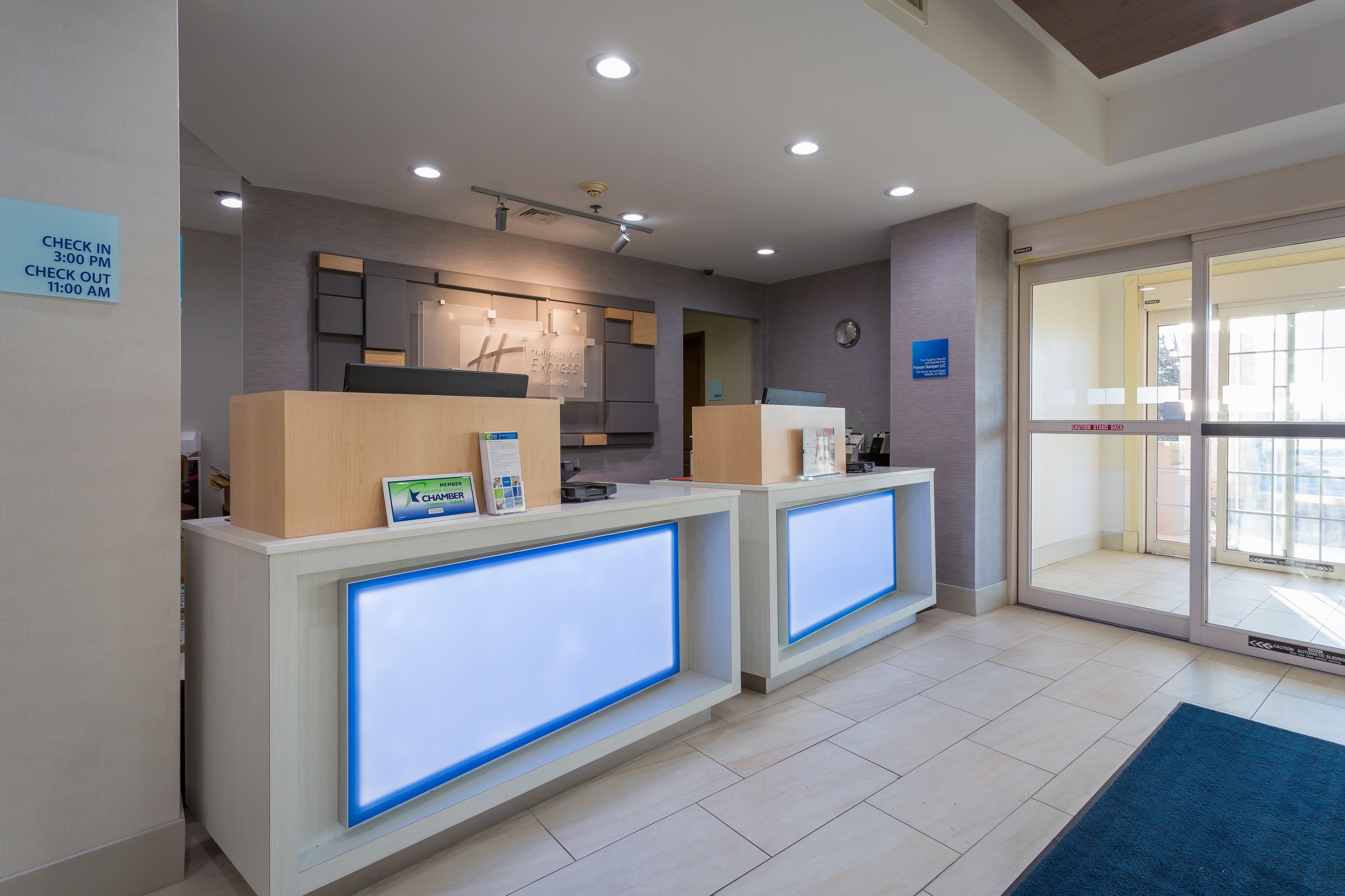 Holiday Inn Express Hotel & Suites Reading By Ihg Exterior foto
